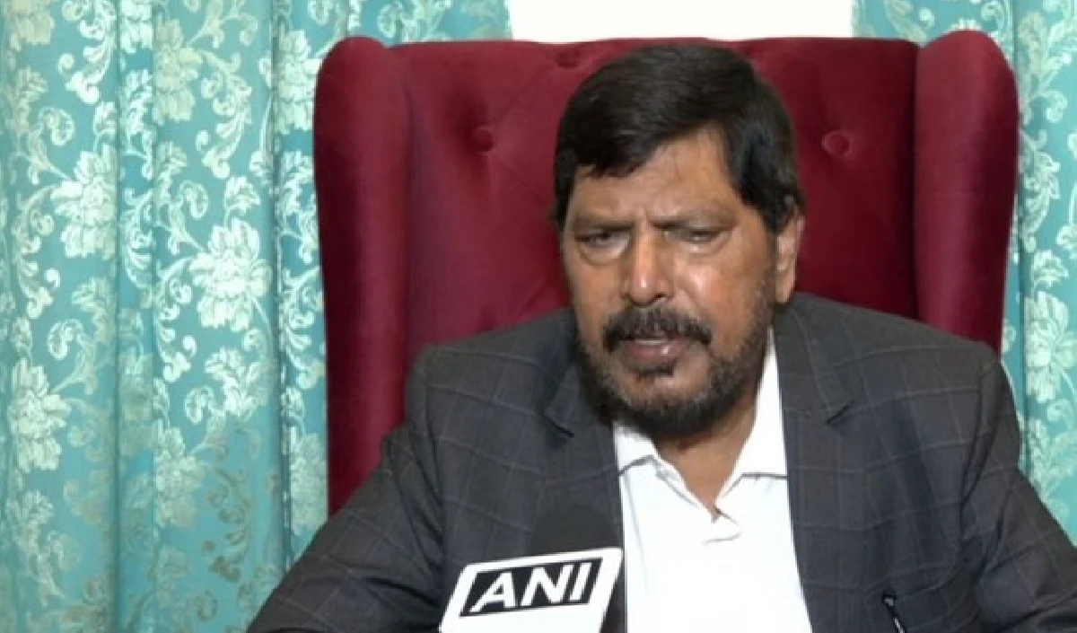 राहुल के संविधान खतरे में बयान पर अठावले का तीखा जवाब, निरधार और तथ्यहीन, खतरा तो कांग्रेस को है