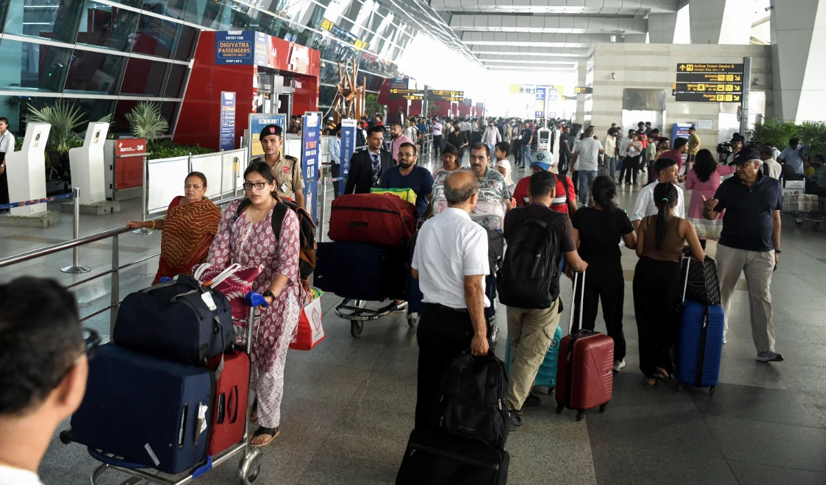 Delhi Airport पर IndiGo का 