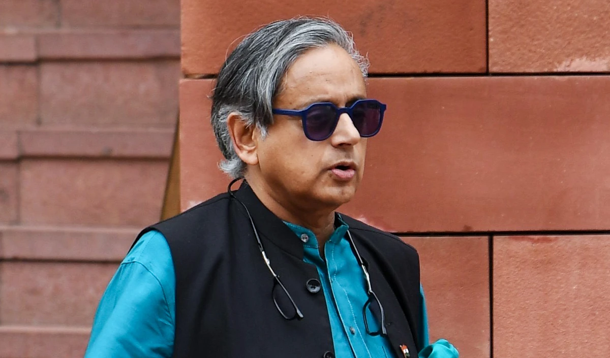 Vladimir Putin के डिनर पर Shashi Tharoo हुए शामिल, खड़गे-राहुल गांधी को न्योता नहीं? कांग्रेस ने लगाया सरकार पर