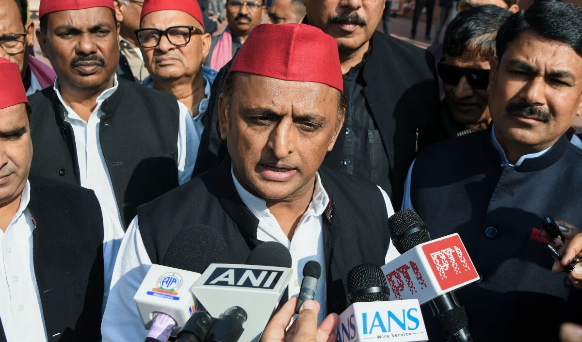 इंडिगो संकट पर Akhilesh Yadav का केंद्र सरकार पर हमला