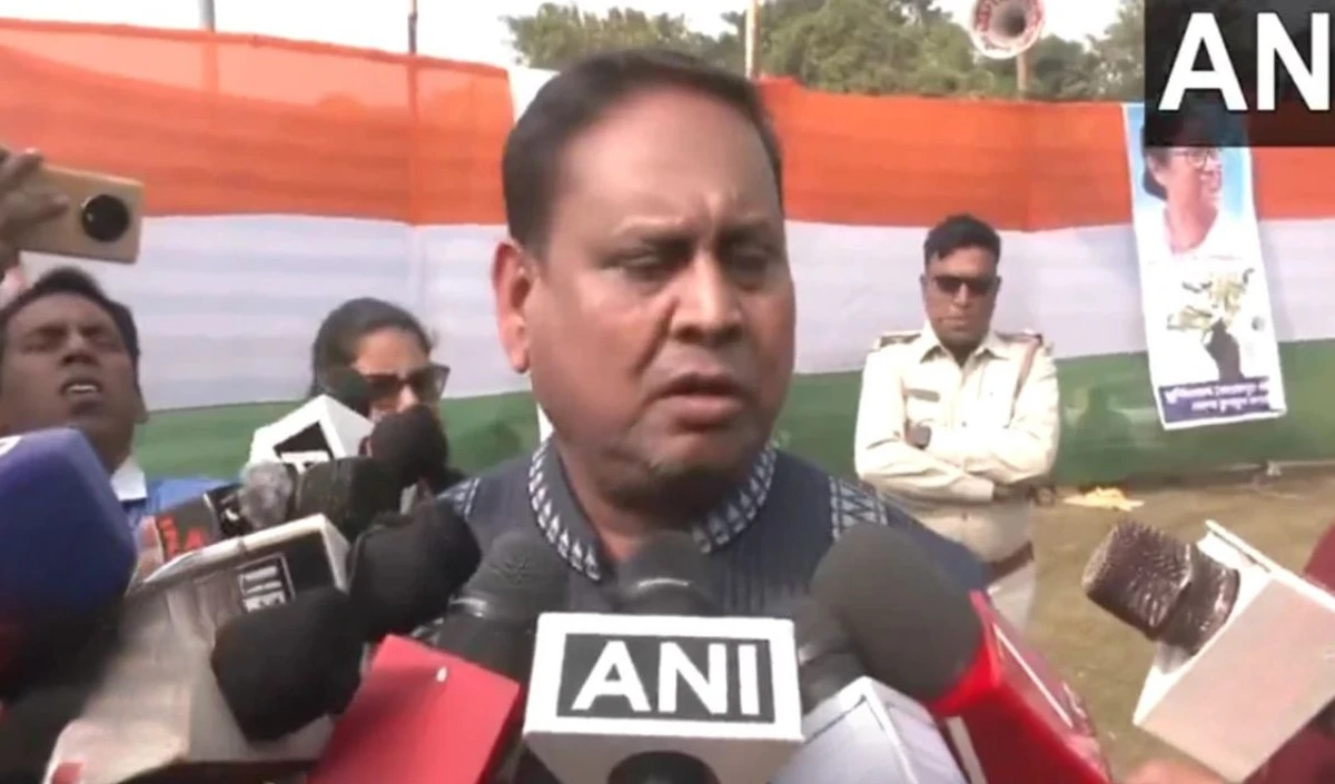 बाबरी की तर्ज पर बंगाल में मस्जिद की नींव, ममता की चुप्पी पर सवाल, राजनीति में उबाल