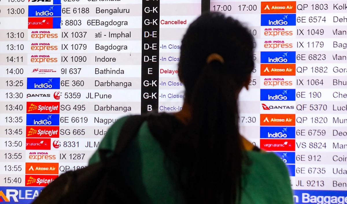 इंडिगो के शीर्ष अधिकारियों को DGCA की बनाई हाई लेवल कमेटी ने भेजा समन, 6 दिनों रद्द हुईं 3900 फ्लाइटों के संबंध में सवाल जवाब किए जाएंगे