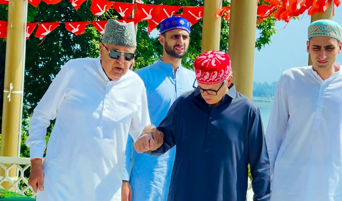 बिल्कुल भी सहमत नहीं...EVM पर पिता फारूख से भिड़ गए CM अब्दुल्ला