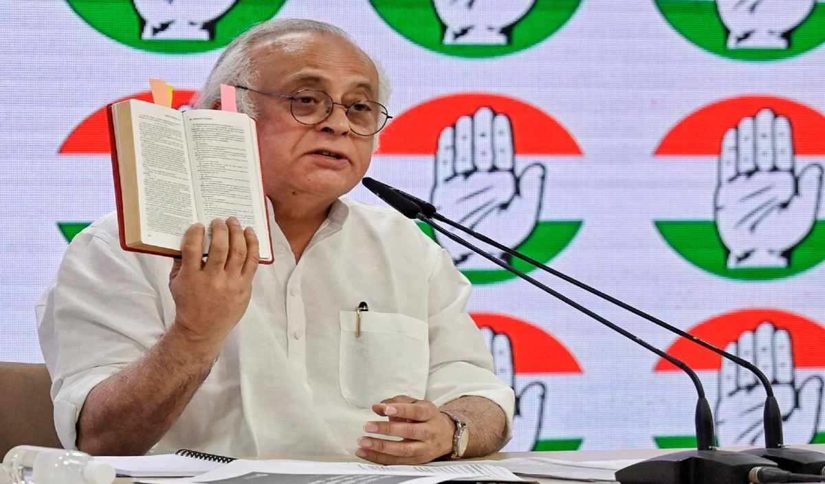 लालकृष्ण आडवाणी ने जिन्ना को सराहा, वंदे मातरम पर नेहरू की आलोचना को लेकर जयराम रमेश ने पीएम मोदी पर किया पलटवार