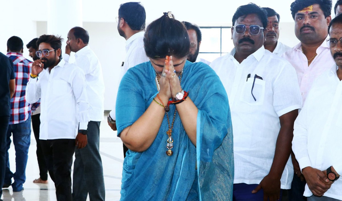 ‘गोपीनाथ के चाहने वाले साथ आ जाएं तो अलग पार्टी….’, पंकजा मुंडे ने फिर दिखाए बगावती तेवर!