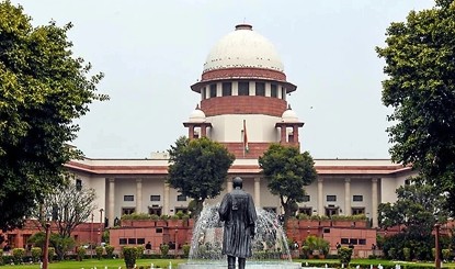 अहिंसा पर कविता अपराध कैसे हो सकती है? SC ने गुजरात पुलिस को लगाई फटकार