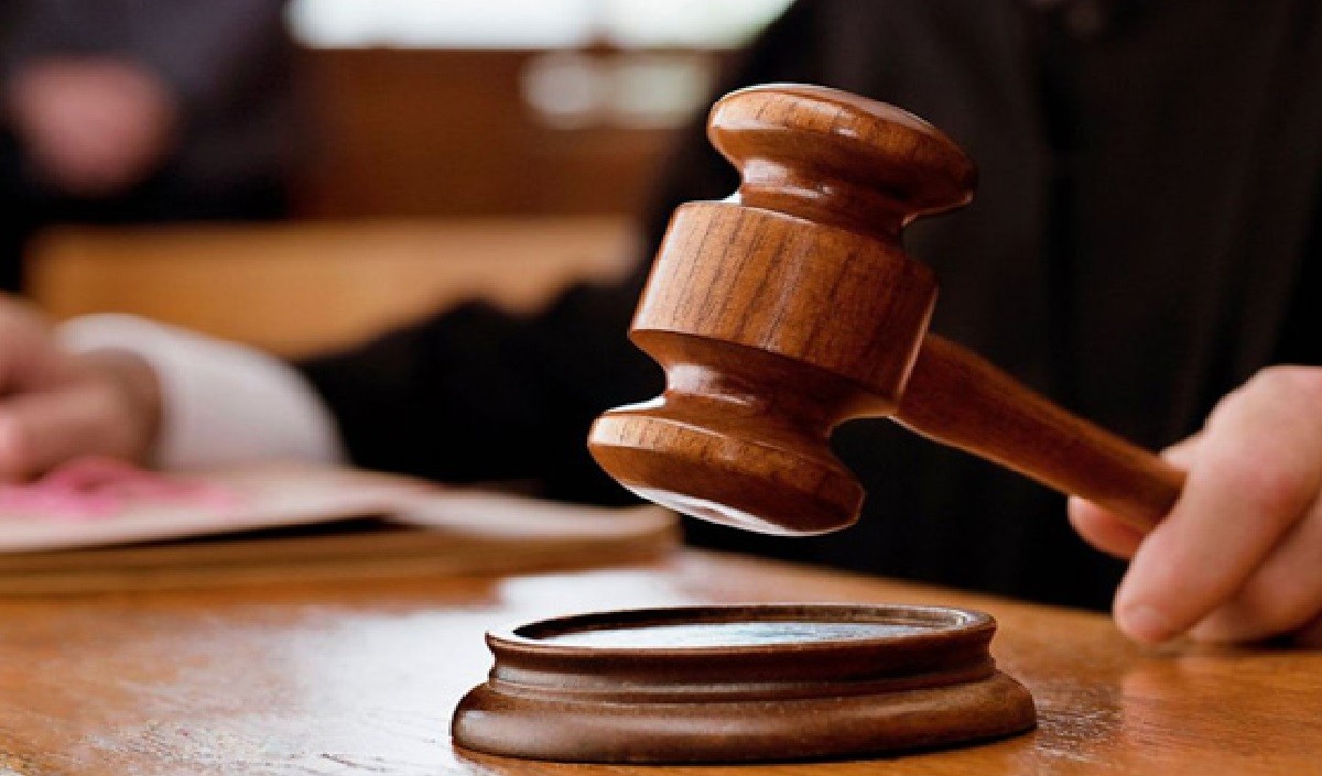 पब्लिक प्लेस में छोटे कपड़े पहनने पर होगी सजा? दिल्ली कोर्ट ने सुनाया अहम फैसला