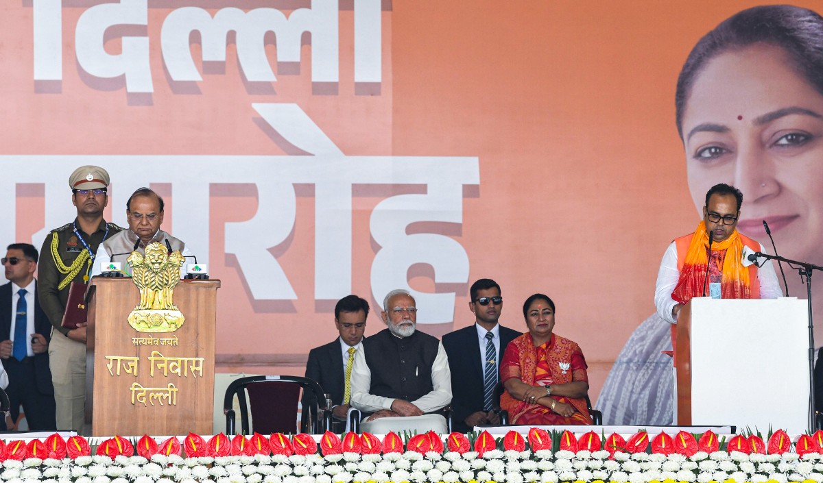 दिल्ली के स्वास्थ्य मंत्री पंकज सिंह ने राव तुला राम मेमोरियल अस्पताल का निरीक्षण किया