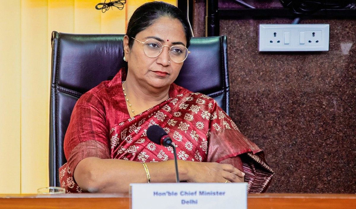 ‘शीशमहल’ में नहीं तो कहां रहेंगी दिल्ली की मुख्यमंत्री रेखा गुप्ता? PWD के पास हैं ये विकल्प ‘शीशमहल’ में नहीं तो कहां रहेंगी दिल्ली की मुख्यमंत्री रेखा गुप्ता? PWD के पास हैं ये विकल्प