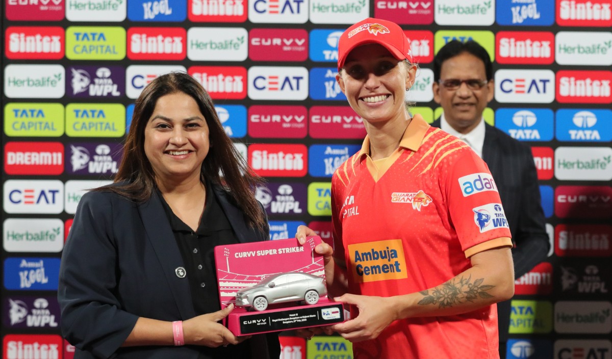 आरसीबी की हार का सिलसिला जारी, कप्तान गार्डनर के अर्धशतक से गुजरात जायंट्स ने हासिल की जीत