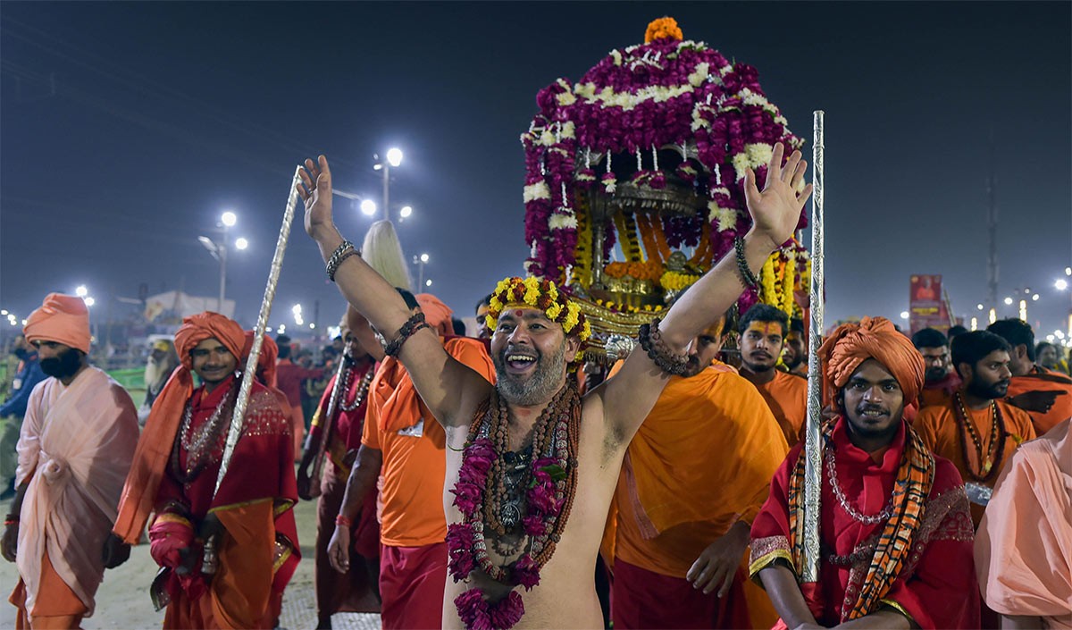 कढ़ी-पकौड़ी भोज के बाद अखाड़ों का महाकुंभ से प्रस्थान शुरू