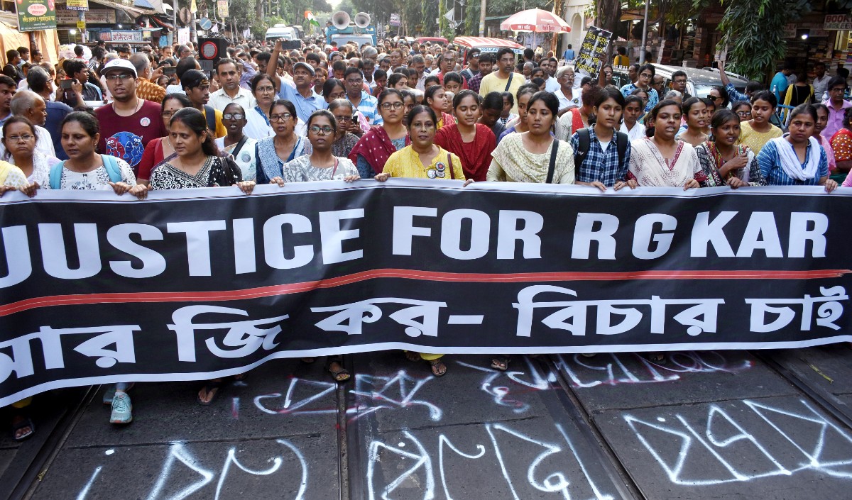 RG Kar Medical College पीड़िता की याद में  अभया स्वास्थ्य शिविर आयोजित