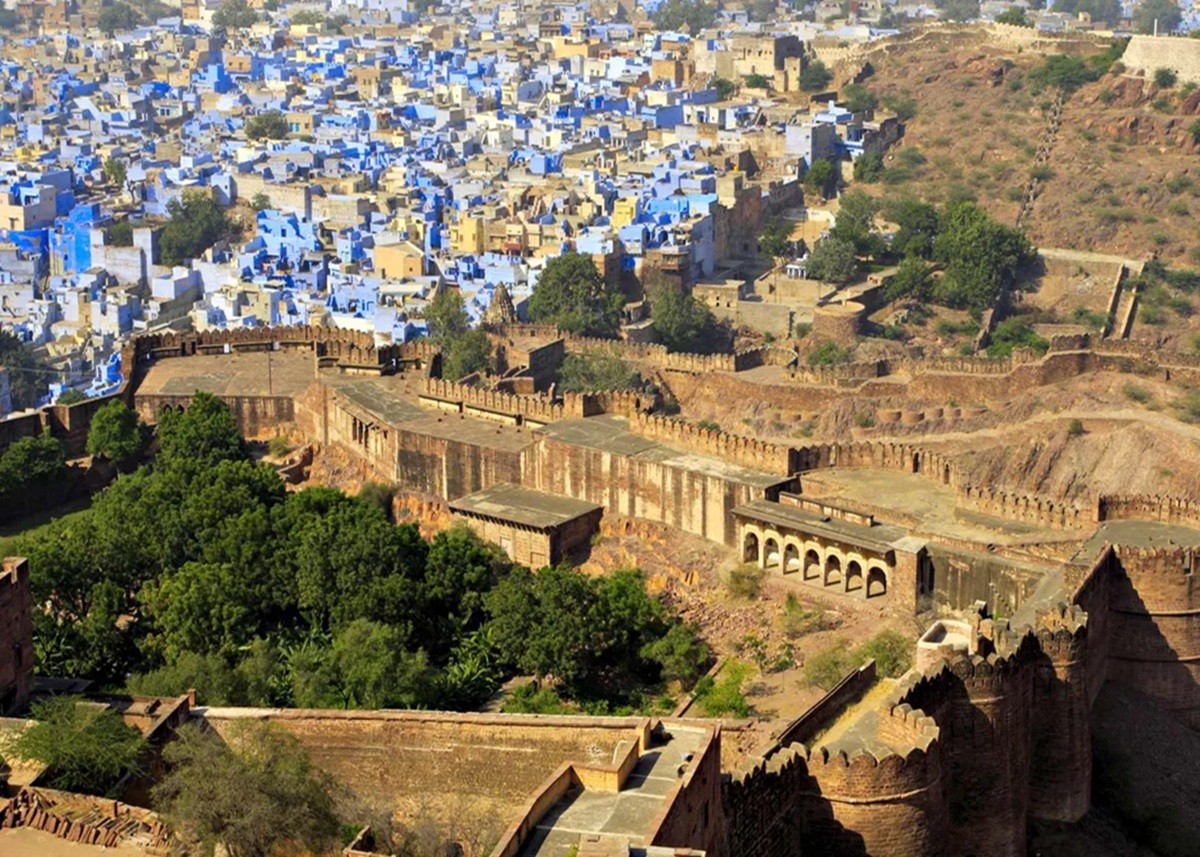 Rajasthan Tourism: राजस्थान जाने वाले पर्यटकों को बड़ी राहत, इन जगहों पर सस्ती हुई टिकट की कीमत