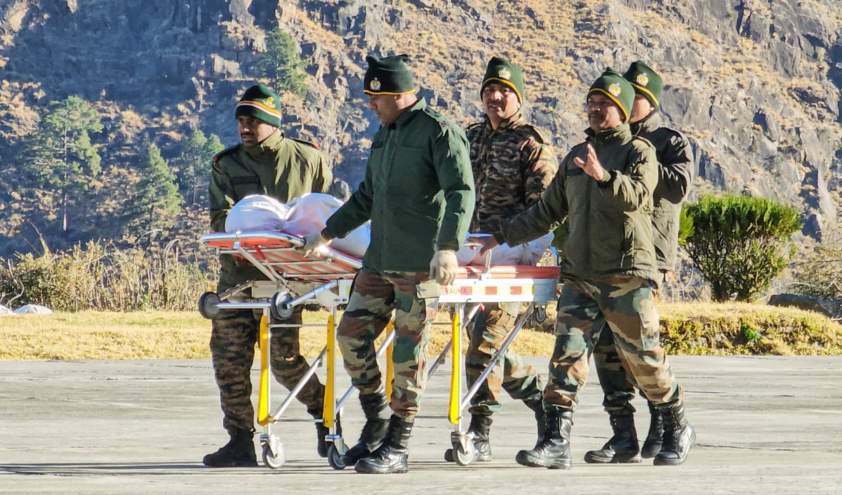 Chamoli Avalanche Updates: लापता श्रमिकों के शव मिले, बचाव अभियान समाप्त, चमोली हिमस्खलन में आठ की मौत Chamoli Avalanche Updates: लापता श्रमिकों के शव मिले, बचाव अभियान समाप्त, चमोली हिमस्खलन में आठ की मौत