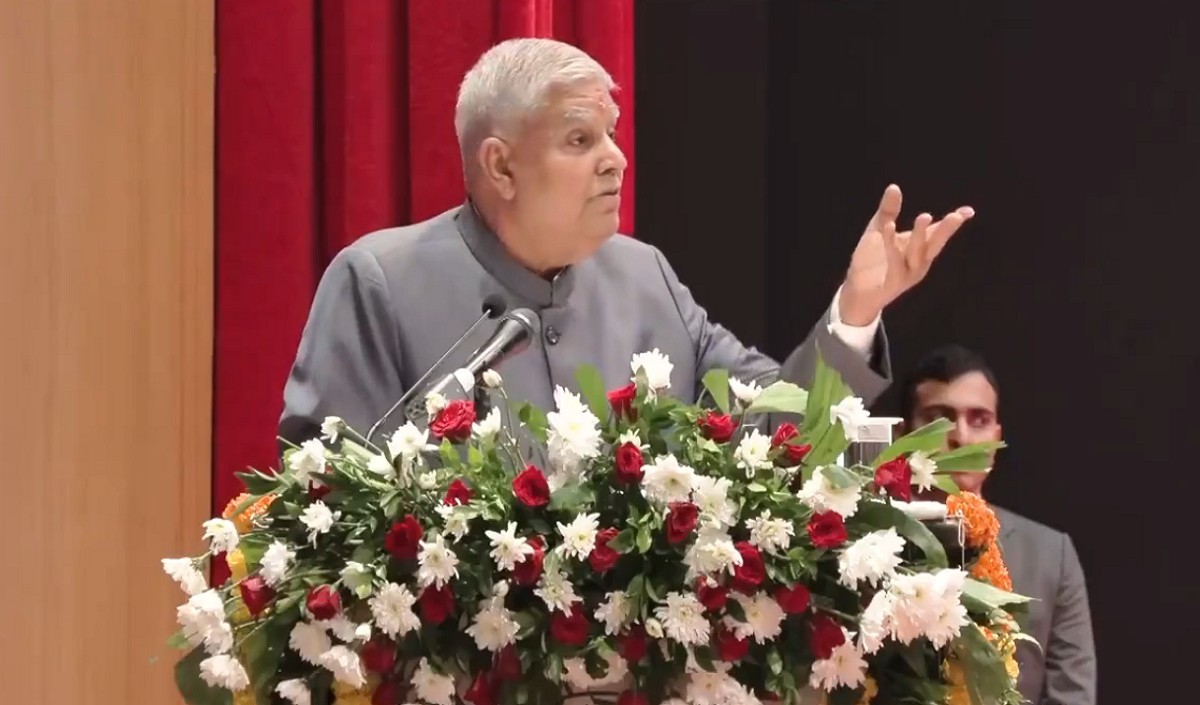 पिछले दशक में भारत सबसे तेजी से आगे बढ़ने वाली वैश्विक अर्थव्यवस्था रहा : उपराष्ट्रपति धनखड़ पिछले दशक में भारत सबसे तेजी से आगे बढ़ने वाली वैश्विक अर्थव्यवस्था रहा : उपराष्ट्रपति धनखड़