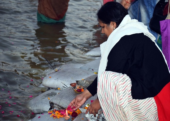 Chaitra Amavasya 2025: चैत्र अमावस्या पर होता है स्नान-दान का विशेष महत्व, जानिए मुहूर्त और मंत्र