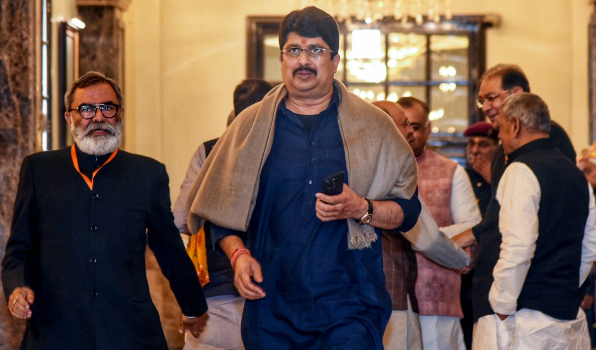 विधायक राजा भैया के खिलाफ दिल्ली में घरेलू हिंसा का मुकदमा दर्ज