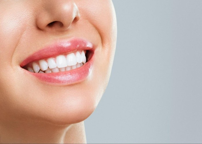 Teeth Whitening: दांतों पर जमा पीलापन हटाएगा ये घरेलू नुस्खा, लौट आएगी दांतों की सफेदी और चमक