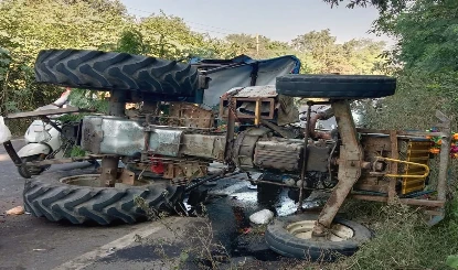उप्र : ट्रैक्टर-ट्रॉली पलटने से दो लोगों की मौत