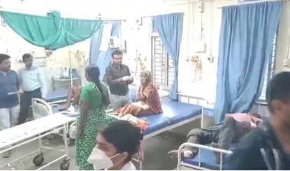 Buldhana Accident: 'देव दर्शन' करने जा रही बस की खड़े ट्रक से जोरदार टक्कर, 35 लोग घायल, तीन की हालत गंभीर