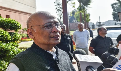 सभी विदेशियों को अपराधी मानने का दे रहा संदेश, अभिषेक मनु सिंघवी ने आव्रजन और विदेशी अधिनियम को लेकर उठाए सवाल