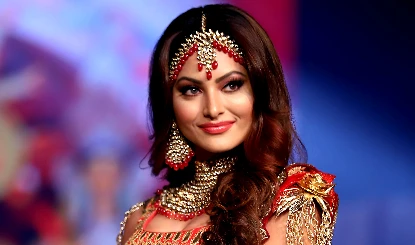 Urvashi Rautela की बद्रीनाथ के पुजारियों ने लगाई क्लास, उत्तराखंड के 'मां उर्वशी मंदिर' पर किए गये दावे का किया खंड़न