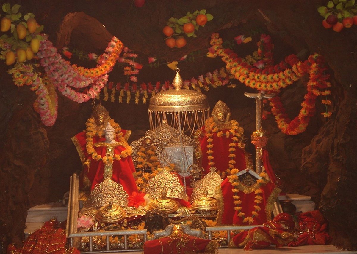 Chaitra Navratri 2025: नवरात्रि में जा रहे वैष्णों देवी के धाम तो इन बातों का रखें ख्याल, शानदार और यादगार होगी ट्रिप