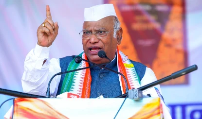 Bihar: खड़गे की रैली में नहीं जुट पाई थी भीड़, अब जिलाध्यक्ष मनोज पांडे पर गिरी गाज
