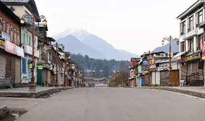 घाटी में बहे बेगुनाह लहू से गुस्से में देश