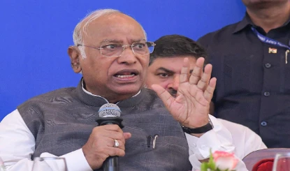 सर्वदलीय बैठक में पीएम मोदी का शामिल न होना कांग्रेस को नहीं भाया, खड़गे बोले-वे चुनावी भाषण देने बिहार गए, लेकिन.. 