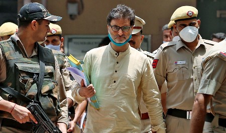 SC tells Yasin Malik to cross-examine witnesses from Tihar virtually
