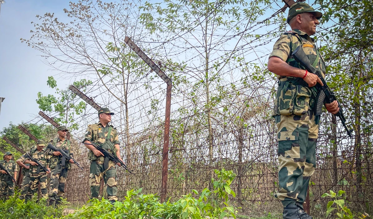 Video | दुश्मन देश ने की जम्मू में BSF चौकियों पर गोलीबारी, पैरामिलिट्री फोर्स के सैनिकों ने तबाह कर दिया सियालकोट का आतंकवादी लॉन्च पैड