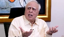 कश्मीर मुद्दे पर Donald Trump की मध्यस्थता की पेशकश पर विवाद, Kapil Sibal ने उठाए सवाल