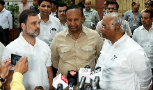 Rahul Gandhi और मल्लिकार्जुन खरगे ने पीएम मोदी को लिखा पत्र, संसद का विशेष सत्र बुलाने की मांग की