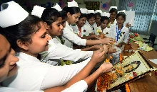 International Nurses Day: नर्सें रोगी के लिये करुणा एवं मुस्कान बांटती है