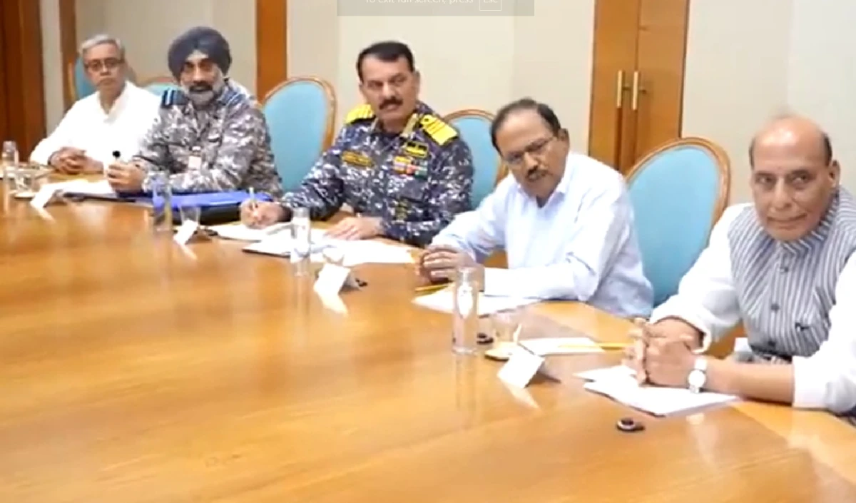 India-Pakistan ceasefire: पीएम मोदी की अहम बैठक, रक्षा मंत्री, NSA डोभाल, CDS और तीनों सेना के प्रमुख मौजूद