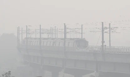 Delhi Air Pollution| दिल्ली-NCR में फिर छाया प्रदूषण का कहर, IGI Airport पर प्रभावित हुई विजिबिलिटी, इन वाहनों के प्रवेश पर रहेगी रोक