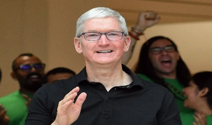 Donald Trump की नई चाल, Apple सीईओ Tim Cook से कहा भारत में ना बनाएं प्लांट, अमेरिका में बनाओ iPhone