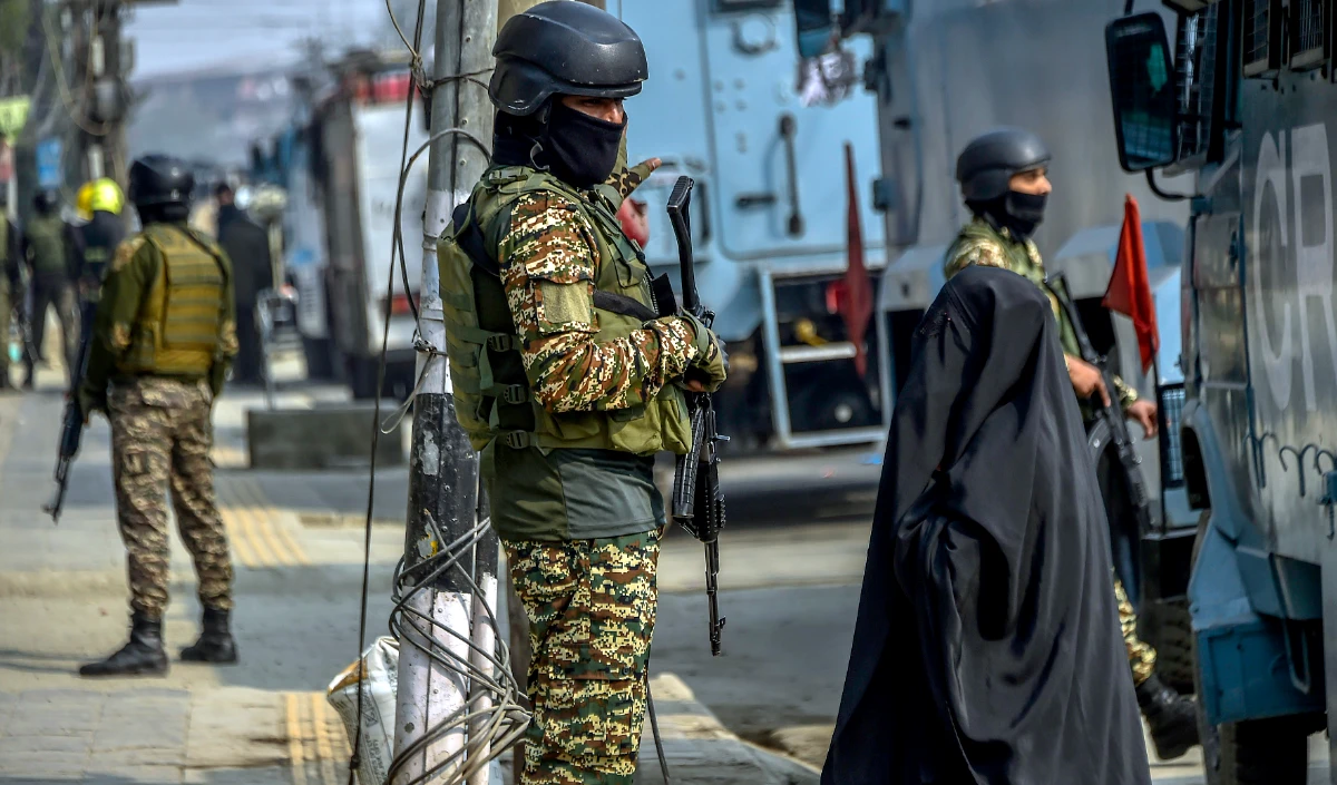 Jammu and Kashmir | आतंकवाद को जड़ से उखाड़ने निकली SIA! सोपोर- बारामुल्ला सहित संदिग्ध इलाकों में छापेमारी