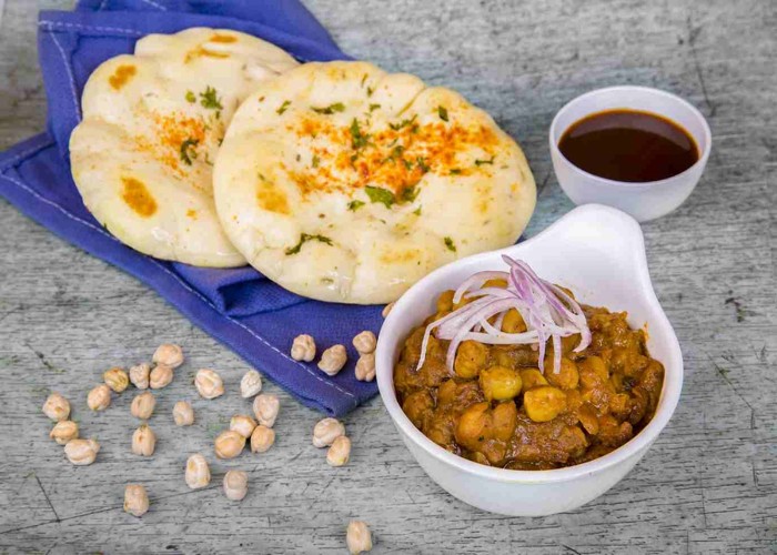 Tawa Kulcha Recipe: घर पर बच्चों को बनाकर खिलाएं तवा कुलचा, यहां जानिए रेसिपी
