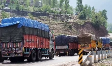 भारत आ रहे 150 ट्रकों से डरा पाकिस्तान, टूट पड़ा तालिबान