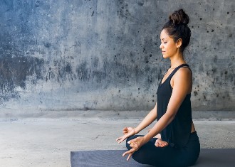 Yoga For Fertility: कंसीव करने में आ रही समस्या तो रोजाना करें ये योगासन, फर्टिलिटी में होगा सुधार