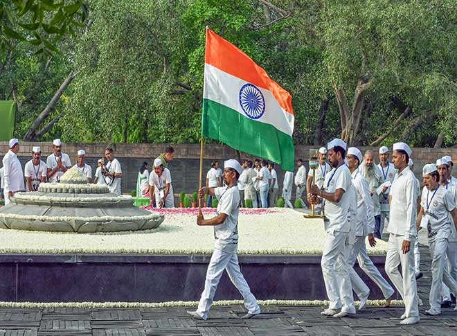 राहुल गांधी ने दी अपने पिता को श्रद्धांजलि