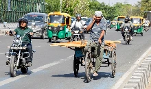 दिल्ली की भीषण गर्मी में लेने वाली है करवट! तेज गरज, आंधी तूफान और बारिश का बनेगा कॉकलेट, साइडइफेक्ट होगी -ह्यूमिडिटी  