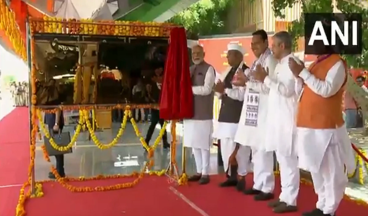 Rajasthan में PM Modi, बीकानेर में करणी माता मंदिर में की पूजा-अर्चना, कई परियोजनाओं का किया उद्घाटन