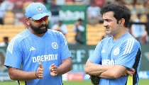 गौतम गंभीर ने मानी रोहित शर्मा की ये बात, इस शख्स की टीम में कराई वापसी 