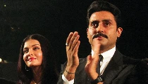 Bollywood Wrap Up | Aishwarya Rai के सिर चढ़ा अभिषेक के प्यार का खुमार, बॉलीवुड के दिग्गज डायरेक्टर रोनो मुखर्जी का  निधन