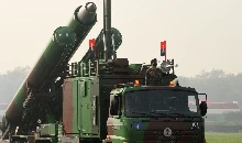 BrahMos Missile की ताकत से कांप जाएगा पाकिस्तान, भारत के शस्त्रागार में ब्रह्मास्त्र