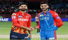 IPL 2025 PBKS vs DC: धर्मशाला में पंजाब किंग्स वर्सेस दिल्ली कैपिटल्स, बारिश के कारण ओवरों में हुई कटौती?
