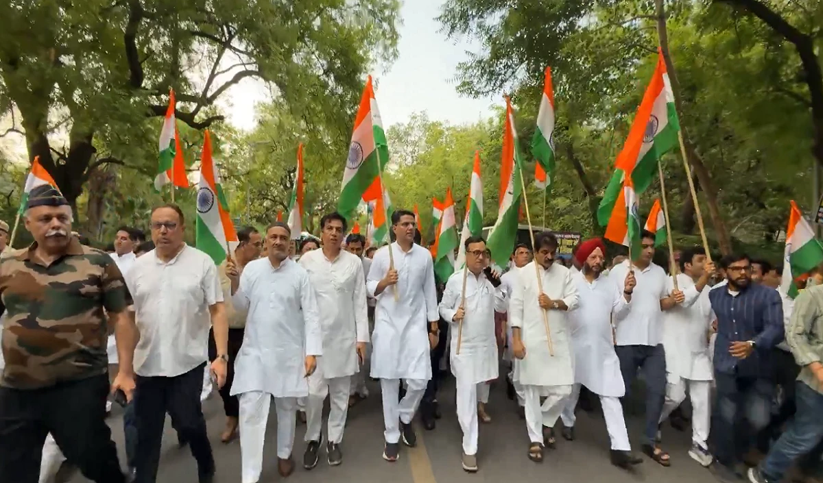 भारतीय सेना के शौर्य और पराक्रम को सलाम... कांग्रेस ने देश भर में निकाला जय हिंद यात...